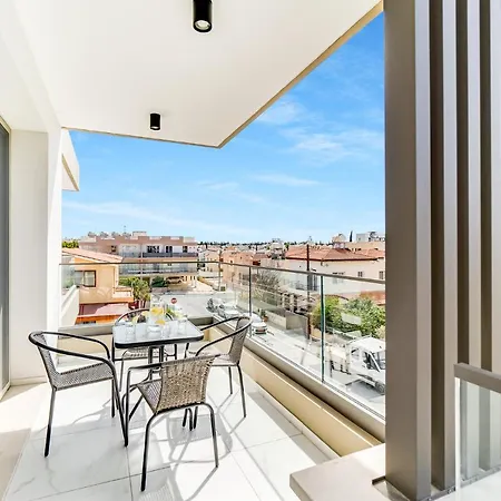 Διαμέρισμα Adolina One Bedroom 102 By Ezoria *