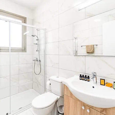 Adolina One Bedroom 102 By Ezoria Apartman Paphos